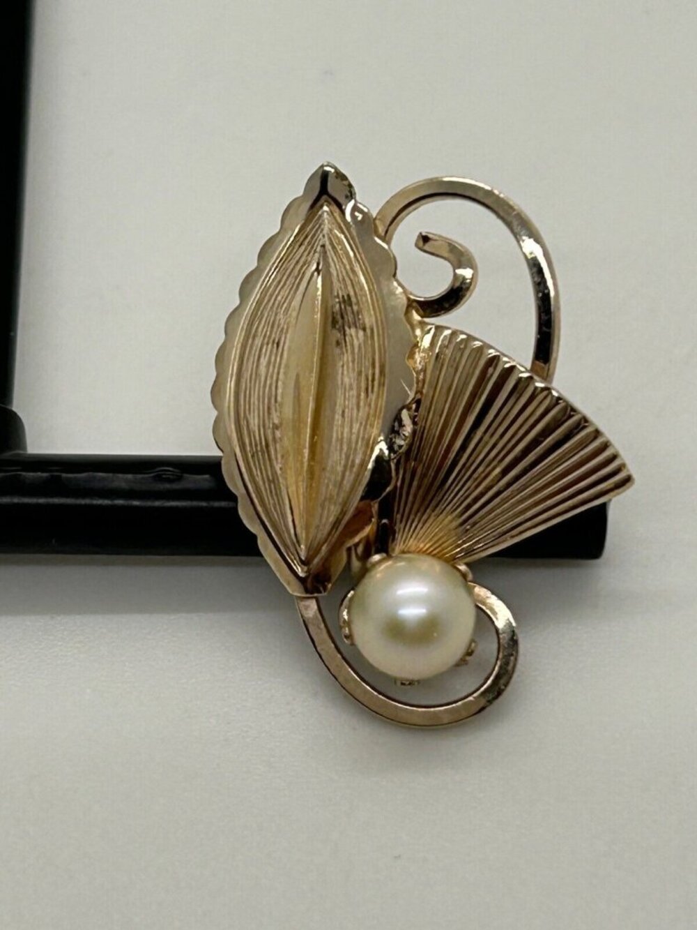 Vintage Loran Sim Faux Pearl Leaf Design Screw Back Earrings 1/20 12k Gold Fille - Picture 7 of 8